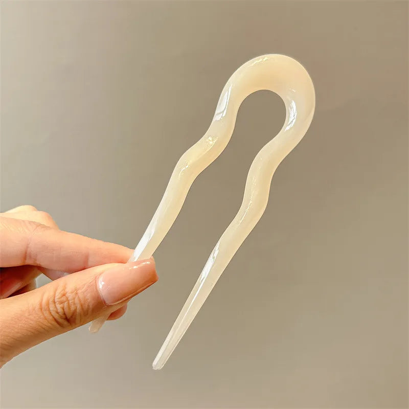 U-Shaped Tortoiseshell Hair Fork – Acrylic Hairpin & Geometric Hair Accessory